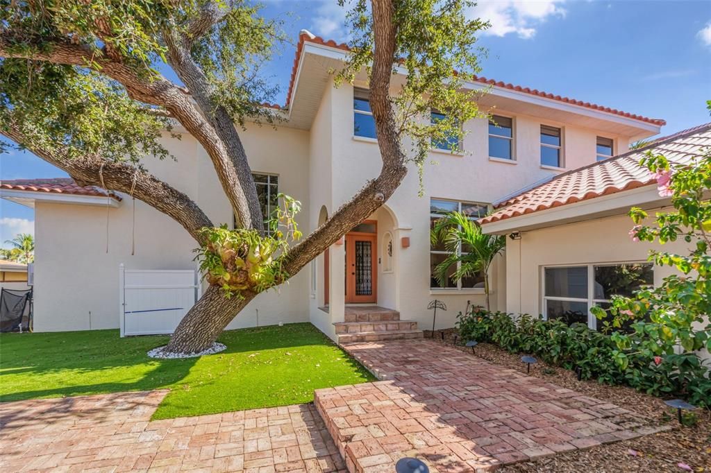 En Venta: $2,750,000 (4 camas, 3 baños, 3232 Pies cuadrados)