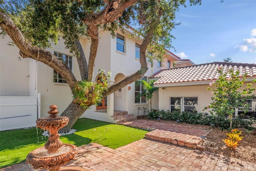 En Venta: $2,750,000 (4 camas, 3 baños, 3232 Pies cuadrados)