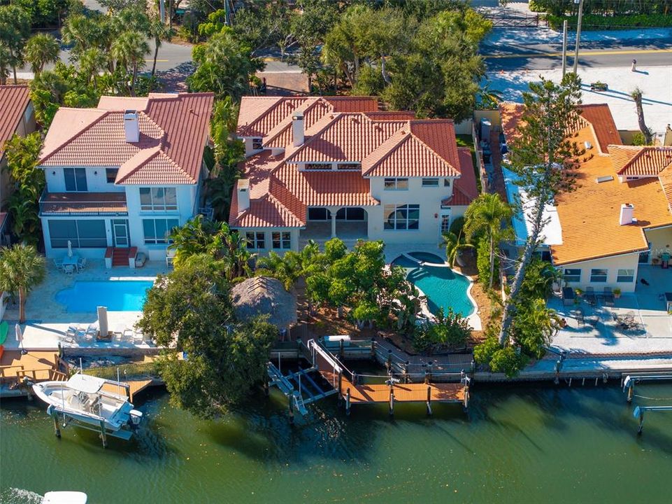 En Venta: $2,750,000 (4 camas, 3 baños, 3232 Pies cuadrados)