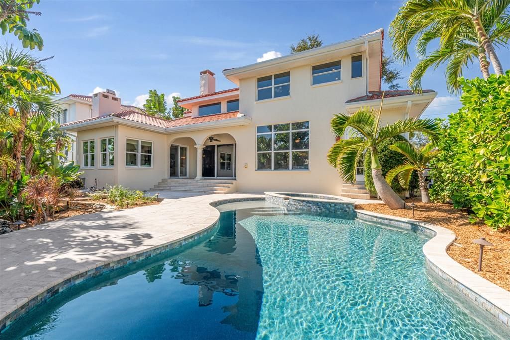 En Venta: $2,750,000 (4 camas, 3 baños, 3232 Pies cuadrados)