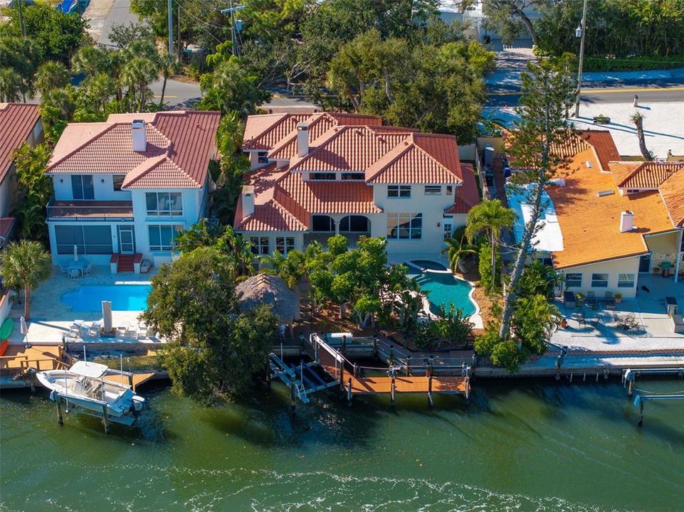 En Venta: $2,750,000 (4 camas, 3 baños, 3232 Pies cuadrados)