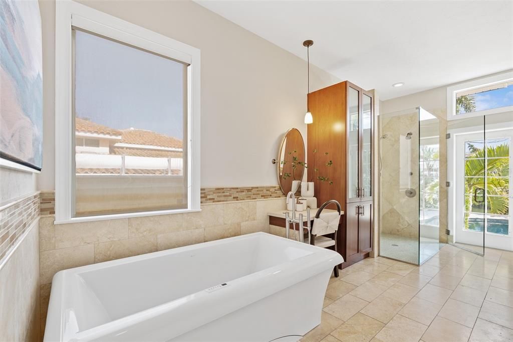 En Venta: $2,750,000 (4 camas, 3 baños, 3232 Pies cuadrados)