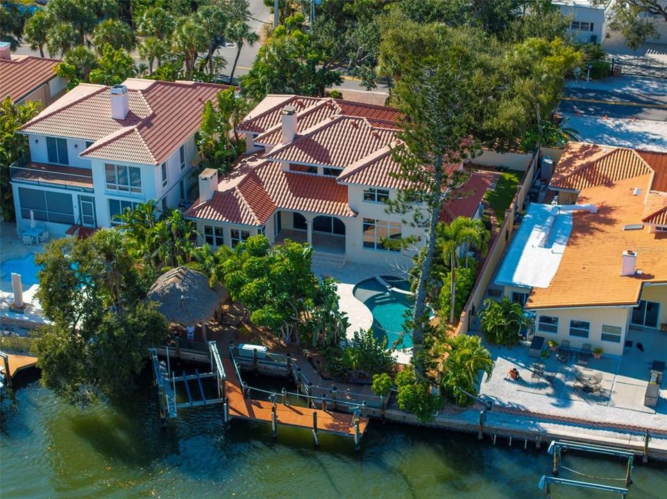 En Venta: $2,750,000 (4 camas, 3 baños, 3232 Pies cuadrados)