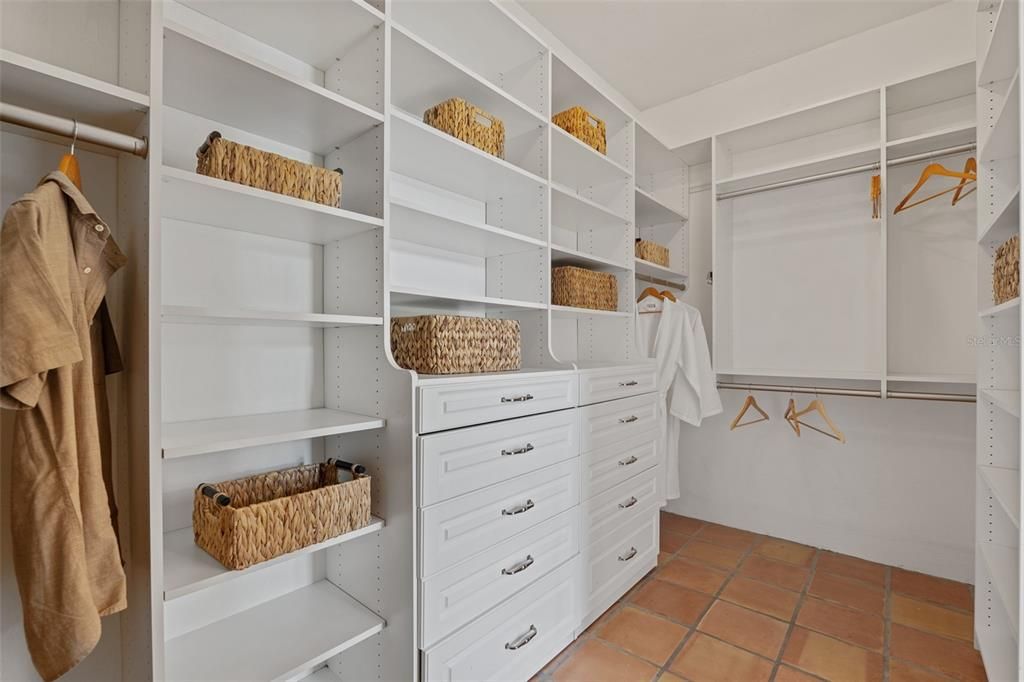 En Venta: $2,750,000 (4 camas, 3 baños, 3232 Pies cuadrados)