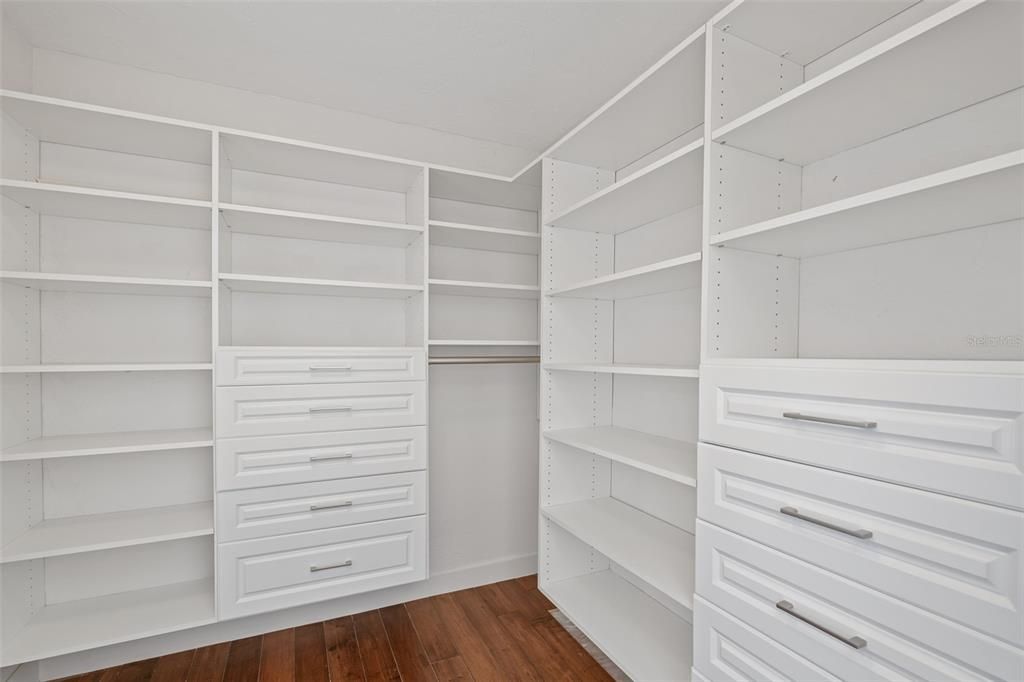 En Venta: $2,750,000 (4 camas, 3 baños, 3232 Pies cuadrados)