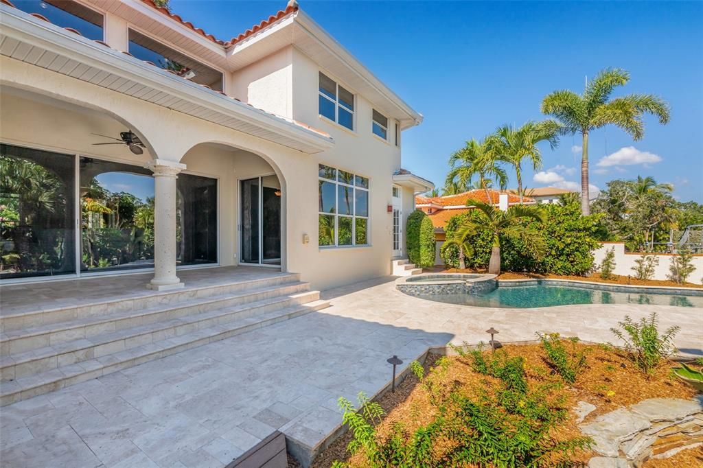 En Venta: $2,750,000 (4 camas, 3 baños, 3232 Pies cuadrados)