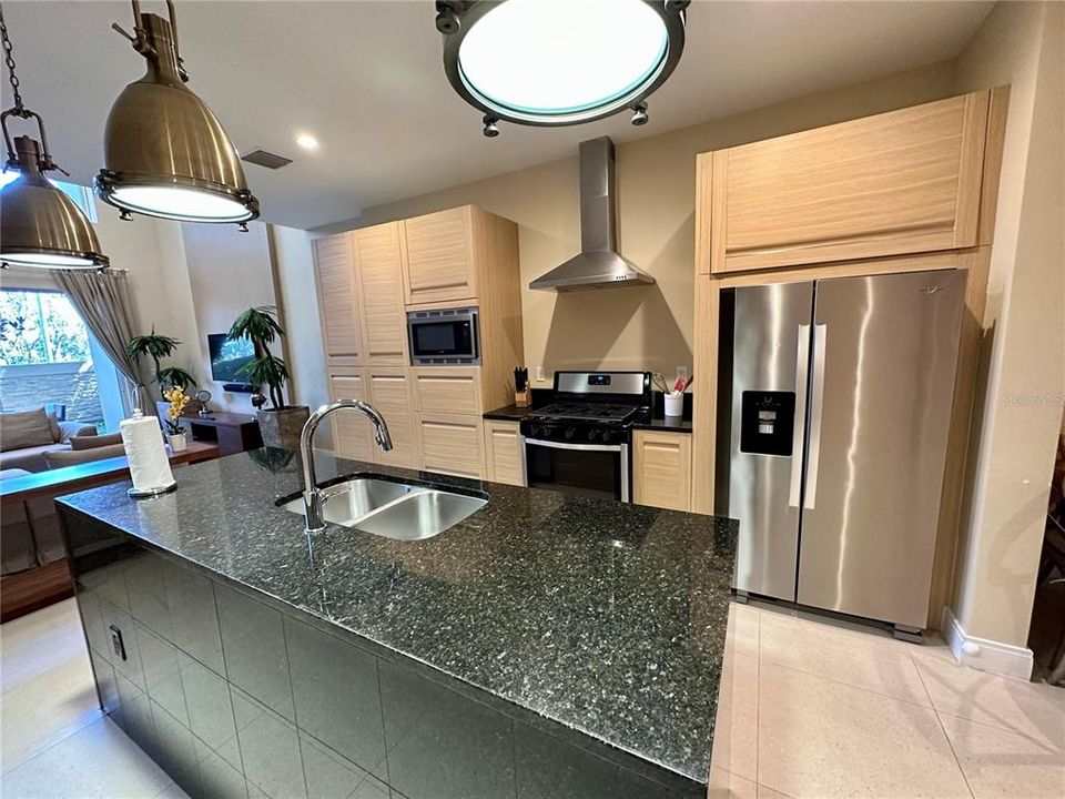 For Sale: $445,000 (3 beds, 3 baths, 2268 Square Feet)