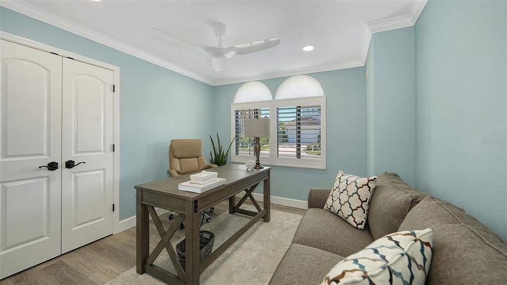 出租: $14,500 (4 贝兹, 2 浴室, 2550 平方英尺)