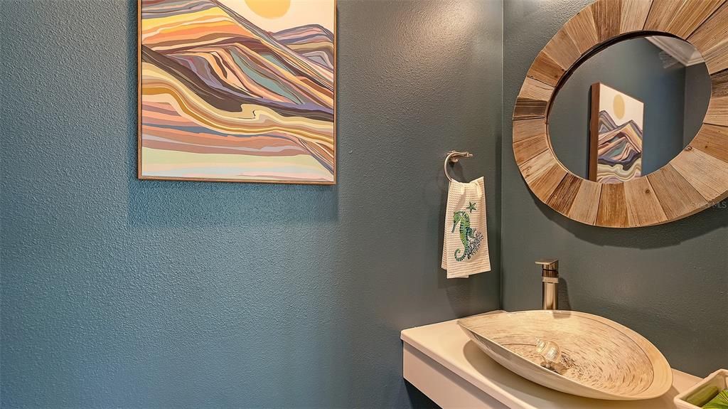 出租: $14,500 (4 贝兹, 2 浴室, 2550 平方英尺)