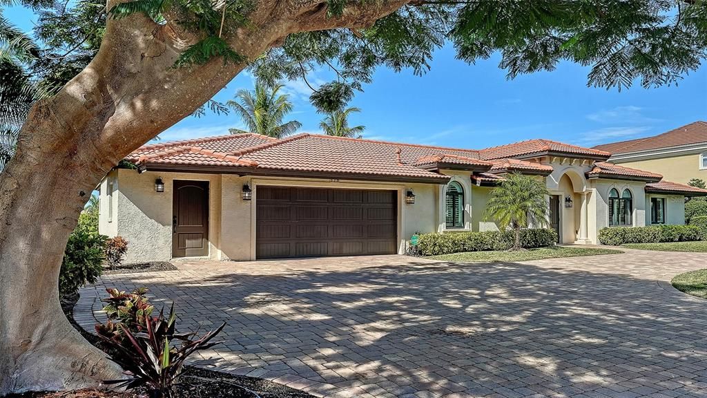 出租: $14,500 (4 贝兹, 2 浴室, 2550 平方英尺)