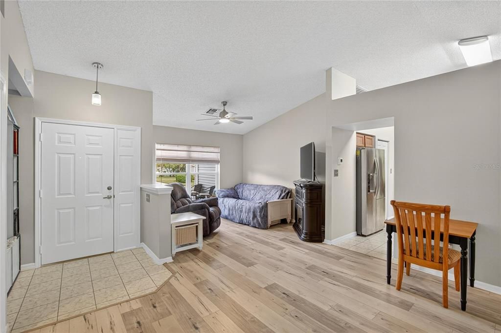 Active With Contract: $285,000 (2 beds, 2 baths, 1496 Square Feet)