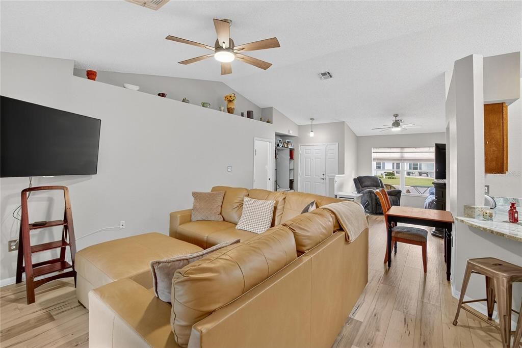 Active With Contract: $285,000 (2 beds, 2 baths, 1496 Square Feet)