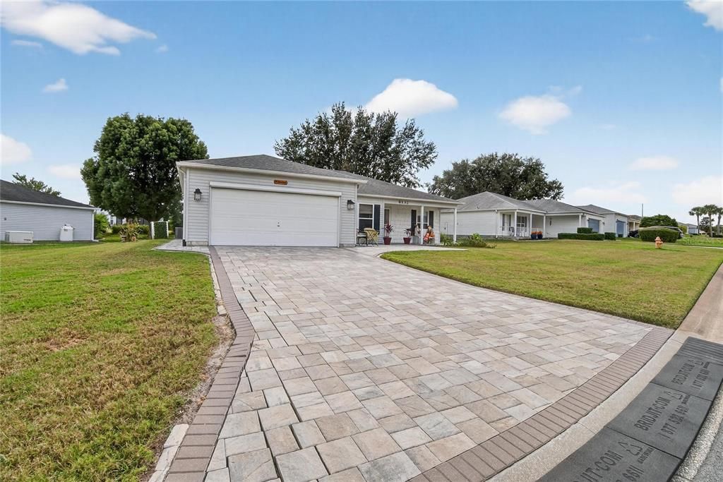 Active With Contract: $285,000 (2 beds, 2 baths, 1496 Square Feet)