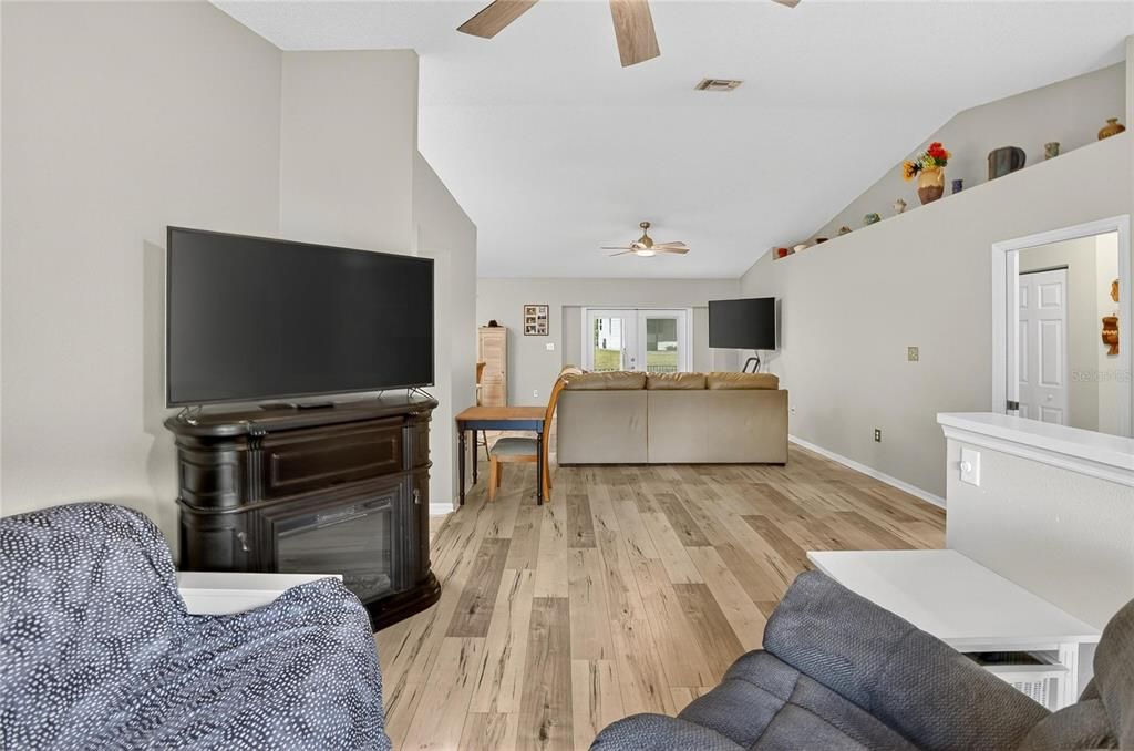 Active With Contract: $285,000 (2 beds, 2 baths, 1496 Square Feet)