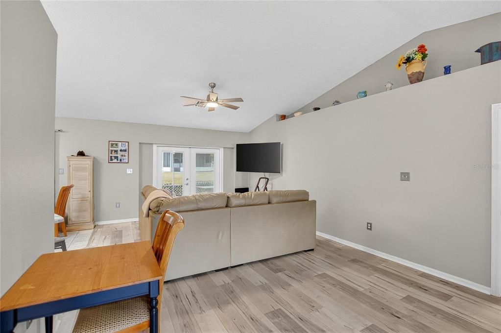 Active With Contract: $285,000 (2 beds, 2 baths, 1496 Square Feet)