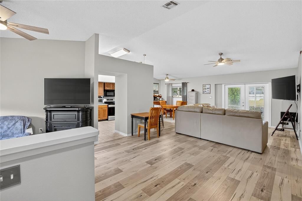 Active With Contract: $285,000 (2 beds, 2 baths, 1496 Square Feet)