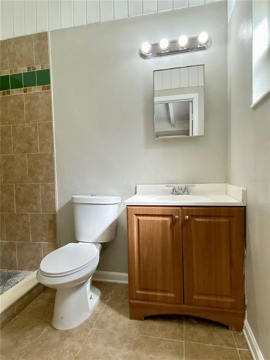 合同活跃: $475,000 (4 贝兹, 0 浴室, 1156 平方英尺)