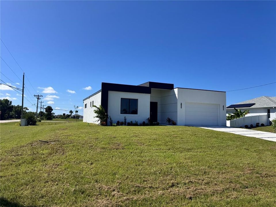 For Sale: $396,000 (4 beds, 3 baths, 1904 Square Feet)