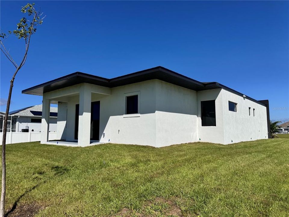 For Sale: $396,000 (4 beds, 3 baths, 1904 Square Feet)