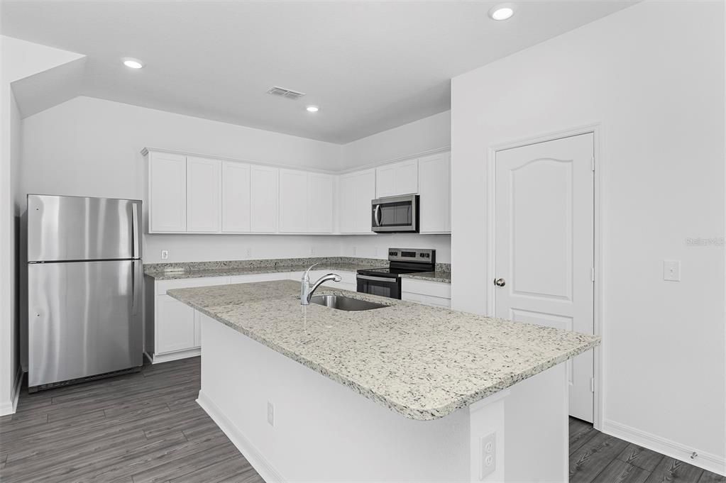 Active With Contract: $272,900 (3 beds, 2 baths, 1795 Square Feet)