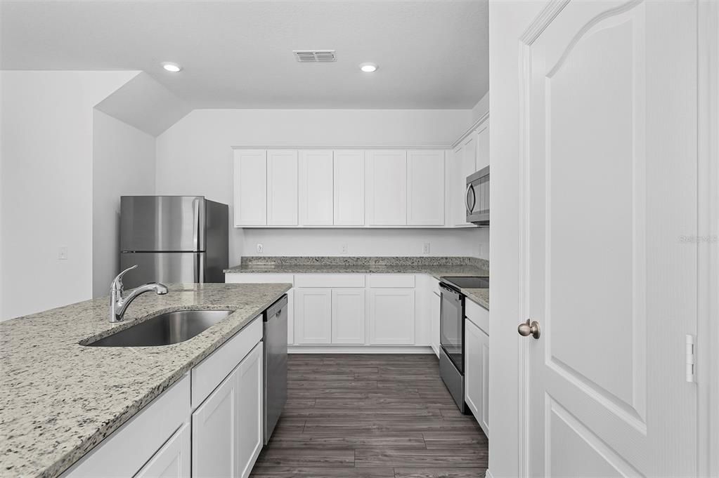Active With Contract: $272,900 (3 beds, 2 baths, 1795 Square Feet)