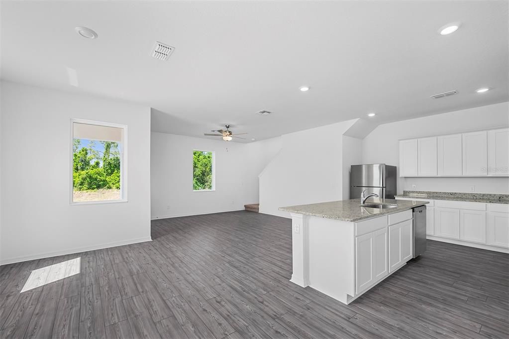 Active With Contract: $272,900 (3 beds, 2 baths, 1795 Square Feet)