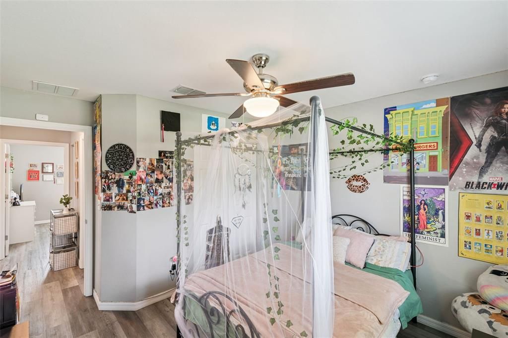 待售: $270,000 (3 贝兹, 2 浴室, 1416 平方英尺)