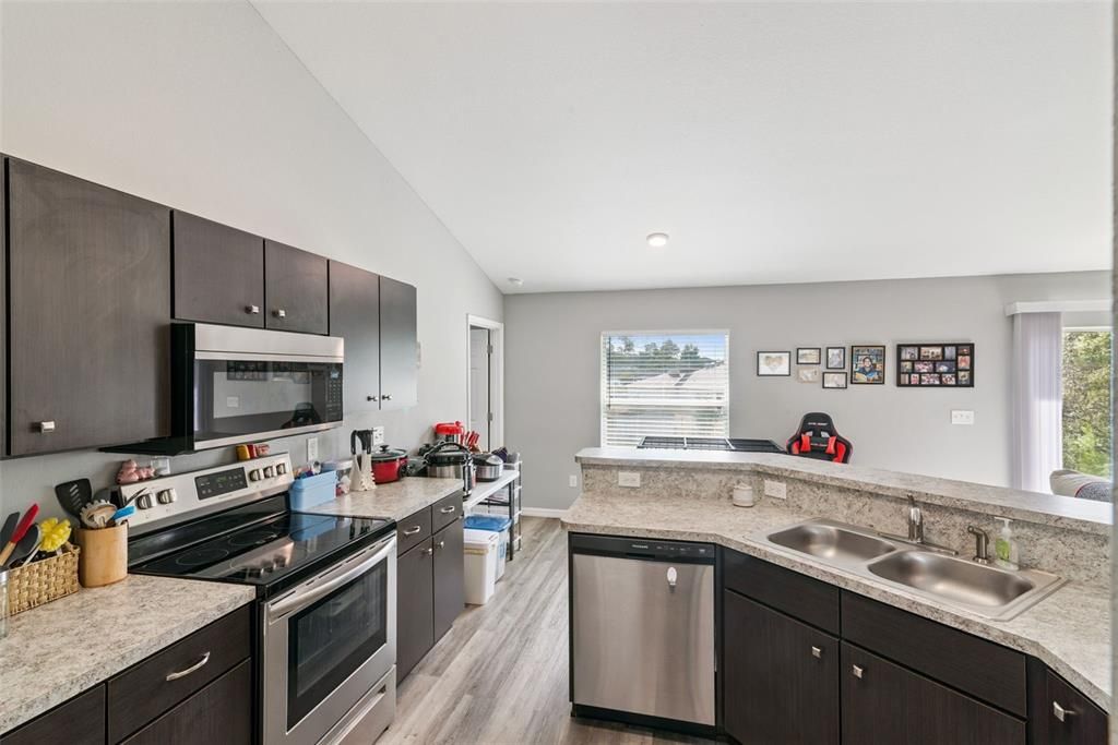 待售: $270,000 (3 贝兹, 2 浴室, 1416 平方英尺)