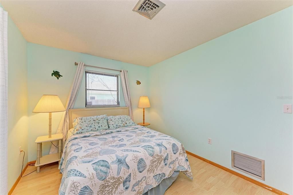 待售: $925,000 (6 贝兹, 0 浴室, 2316 平方英尺)