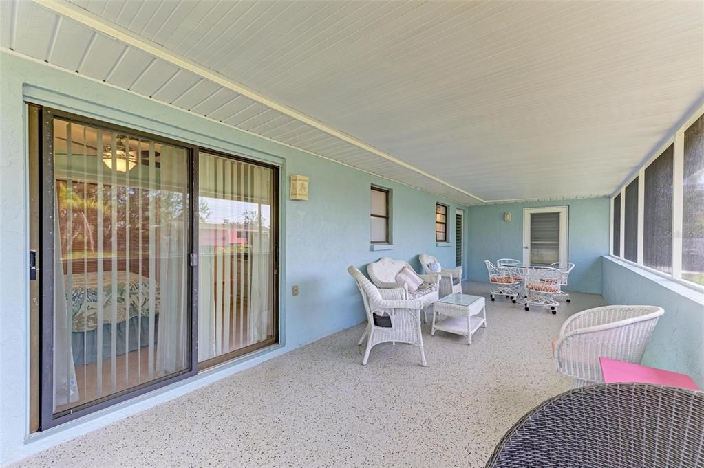 待售: $925,000 (6 贝兹, 0 浴室, 2316 平方英尺)