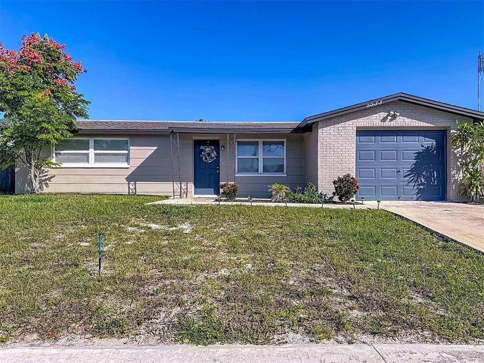 For Sale: $220,000 (3 beds, 1 baths, 1051 Square Feet)