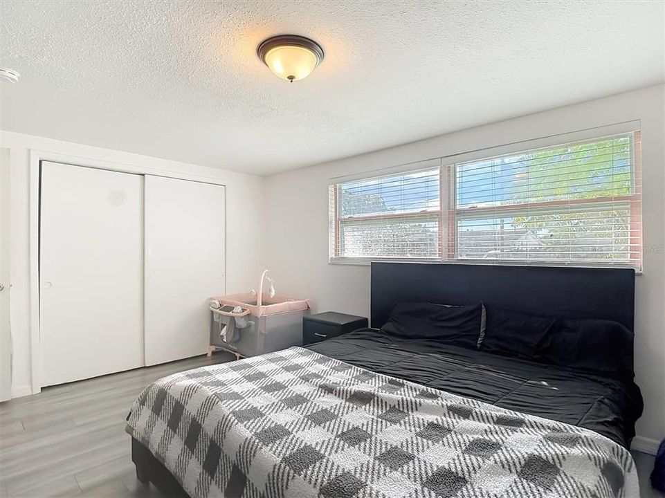 For Sale: $220,000 (3 beds, 1 baths, 1051 Square Feet)