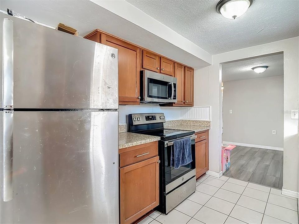 For Sale: $220,000 (3 beds, 1 baths, 1051 Square Feet)