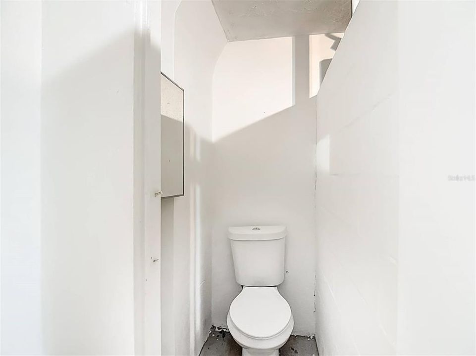 For Sale: $220,000 (3 beds, 1 baths, 1051 Square Feet)