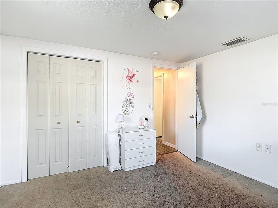 For Sale: $220,000 (3 beds, 1 baths, 1051 Square Feet)