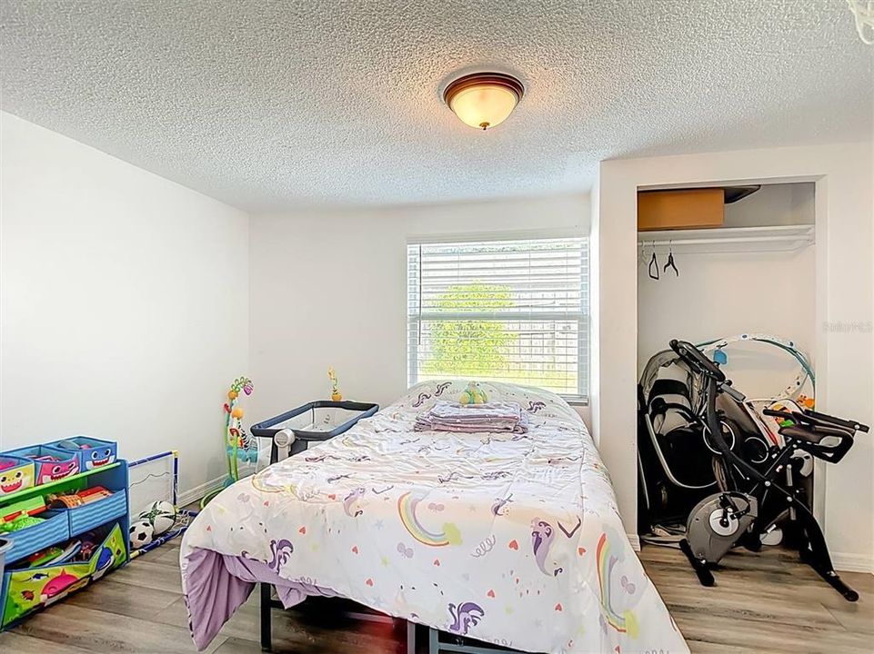 For Sale: $220,000 (3 beds, 1 baths, 1051 Square Feet)