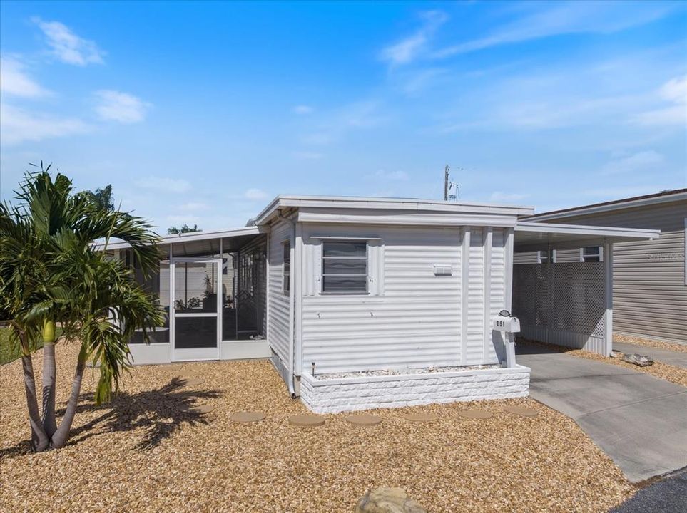 For Sale: $179,900 (2 beds, 1 baths, 624 Square Feet)