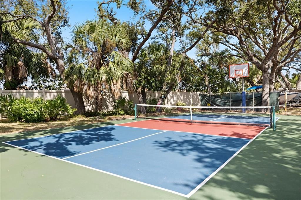 For Sale: $179,900 (2 beds, 1 baths, 624 Square Feet)