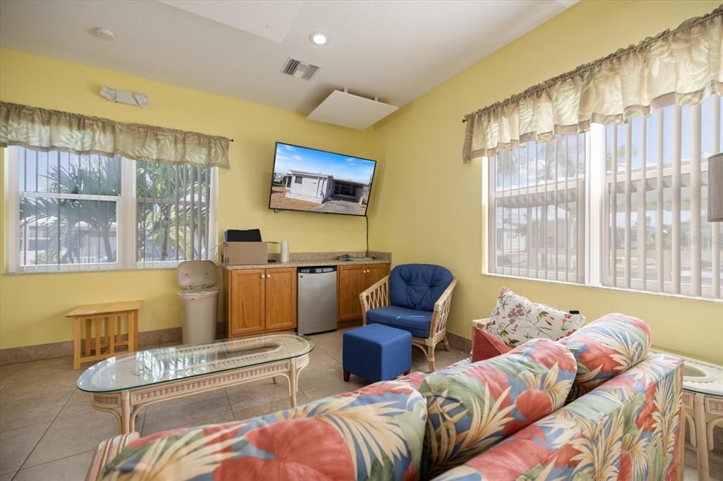 For Sale: $179,900 (2 beds, 1 baths, 624 Square Feet)