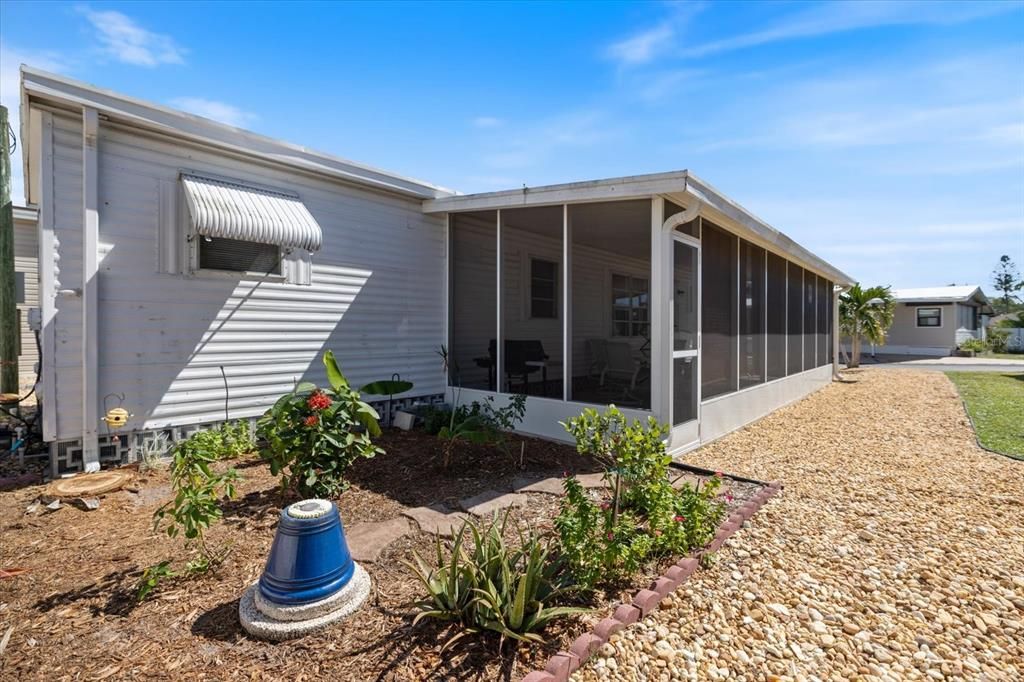 For Sale: $179,900 (2 beds, 1 baths, 624 Square Feet)