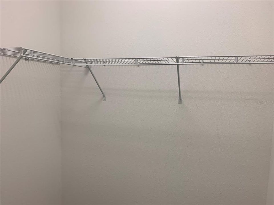 合同活跃: $2,599 (4 贝兹, 3 浴室, 2067 平方英尺)