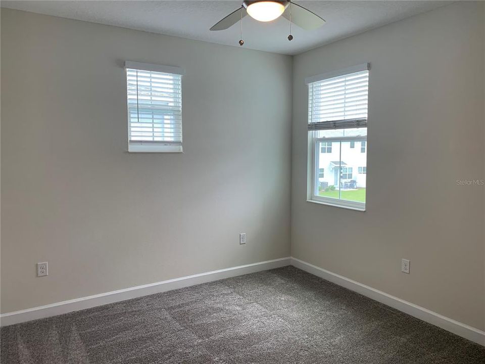 合同活跃: $2,599 (4 贝兹, 3 浴室, 2067 平方英尺)