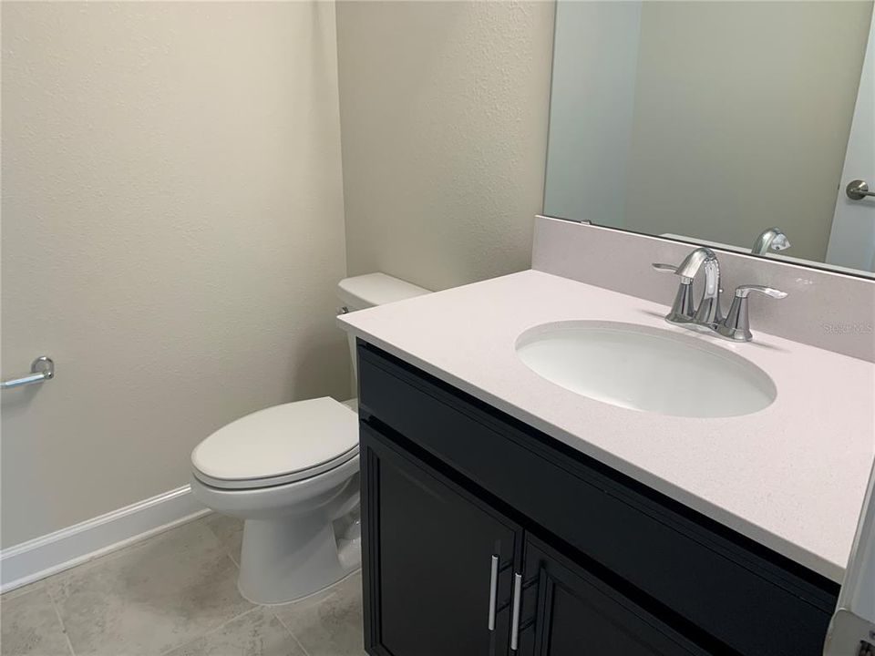 合同活跃: $2,599 (4 贝兹, 3 浴室, 2067 平方英尺)