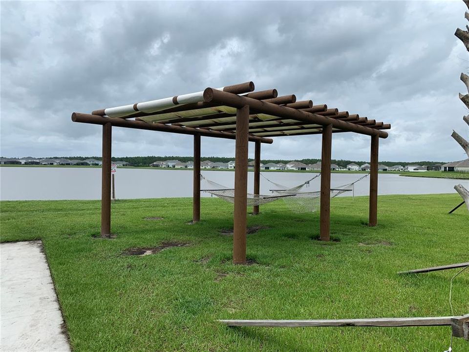 合同活跃: $2,599 (4 贝兹, 3 浴室, 2067 平方英尺)