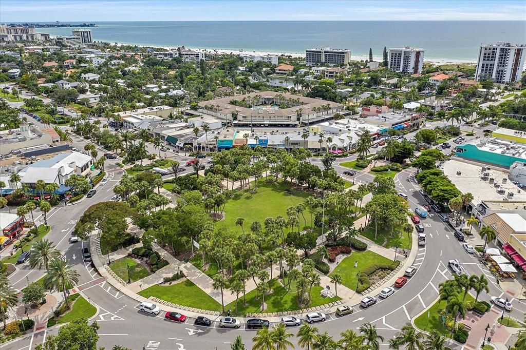 For Sale: $874,500 (2 beds, 2 baths, 1601 Square Feet)