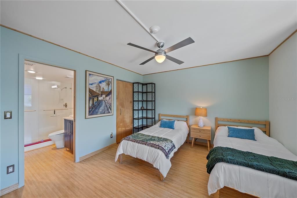 For Sale: $874,500 (2 beds, 2 baths, 1601 Square Feet)