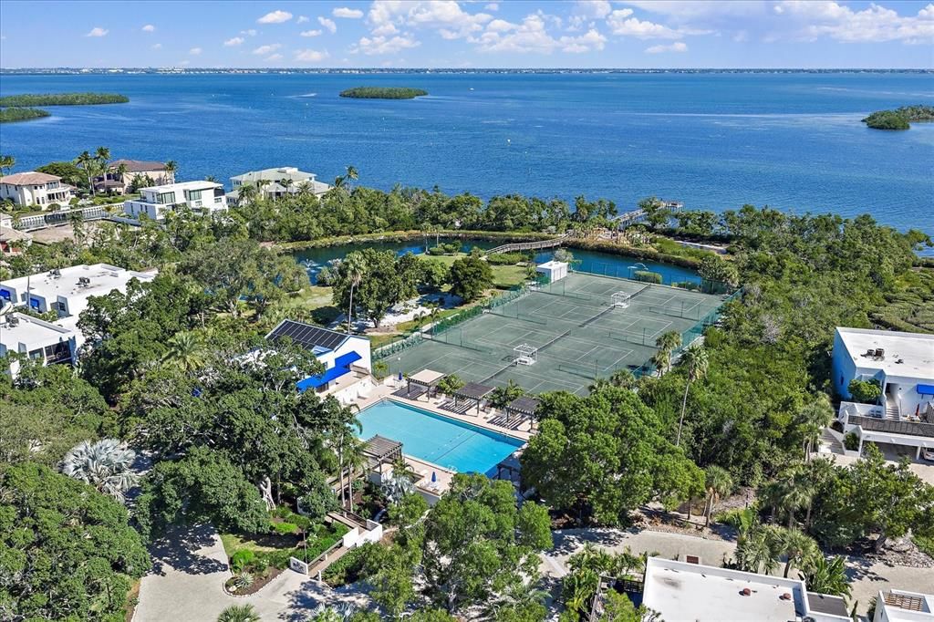 For Sale: $874,500 (2 beds, 2 baths, 1601 Square Feet)