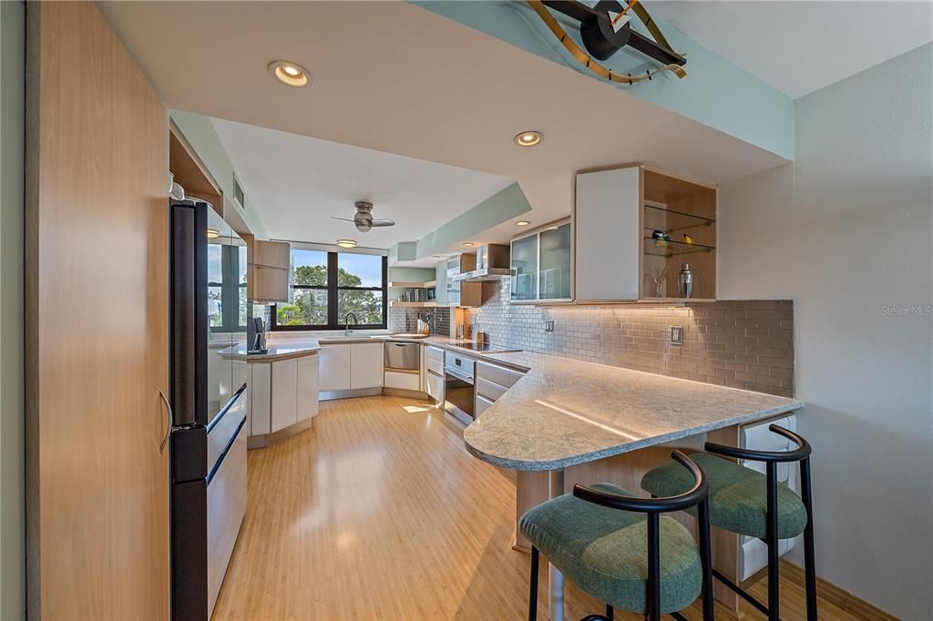 For Sale: $874,500 (2 beds, 2 baths, 1601 Square Feet)