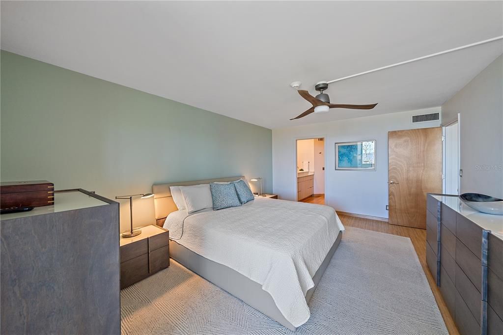 For Sale: $874,500 (2 beds, 2 baths, 1601 Square Feet)