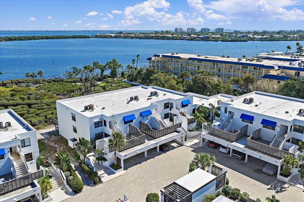 For Sale: $874,500 (2 beds, 2 baths, 1601 Square Feet)